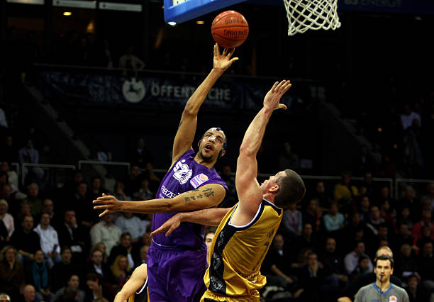 更是他在比 更是他在比